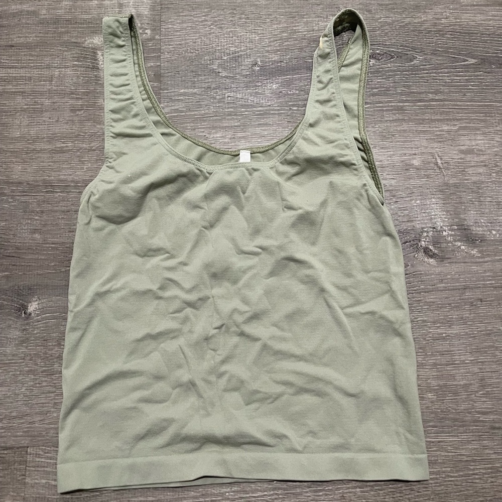 COPY - aritizia crop top